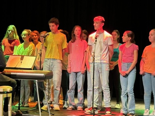 Spectacle du collège de St Vincent de Brissac  à Faye d’Anjou